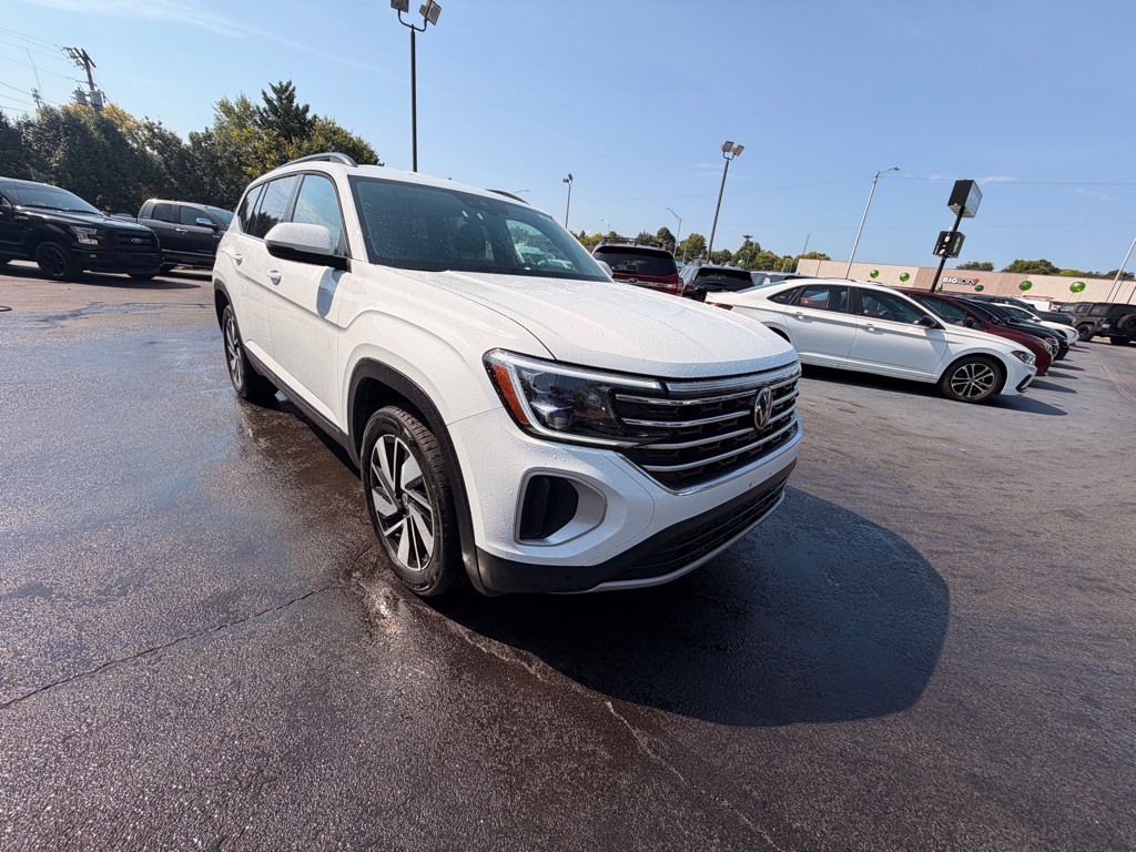 2025 Volkswagen Atlas Image 3