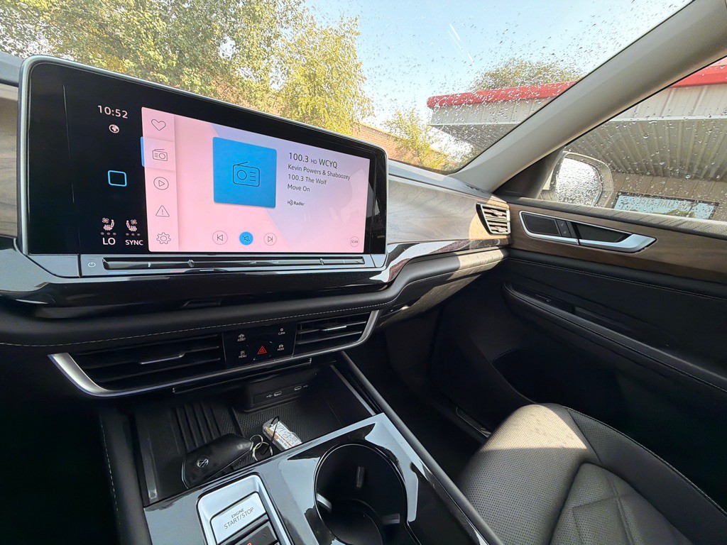 2025 Volkswagen Atlas Image 13