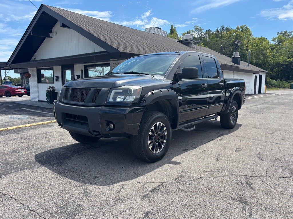 2014 Nissan Titan Image 3
