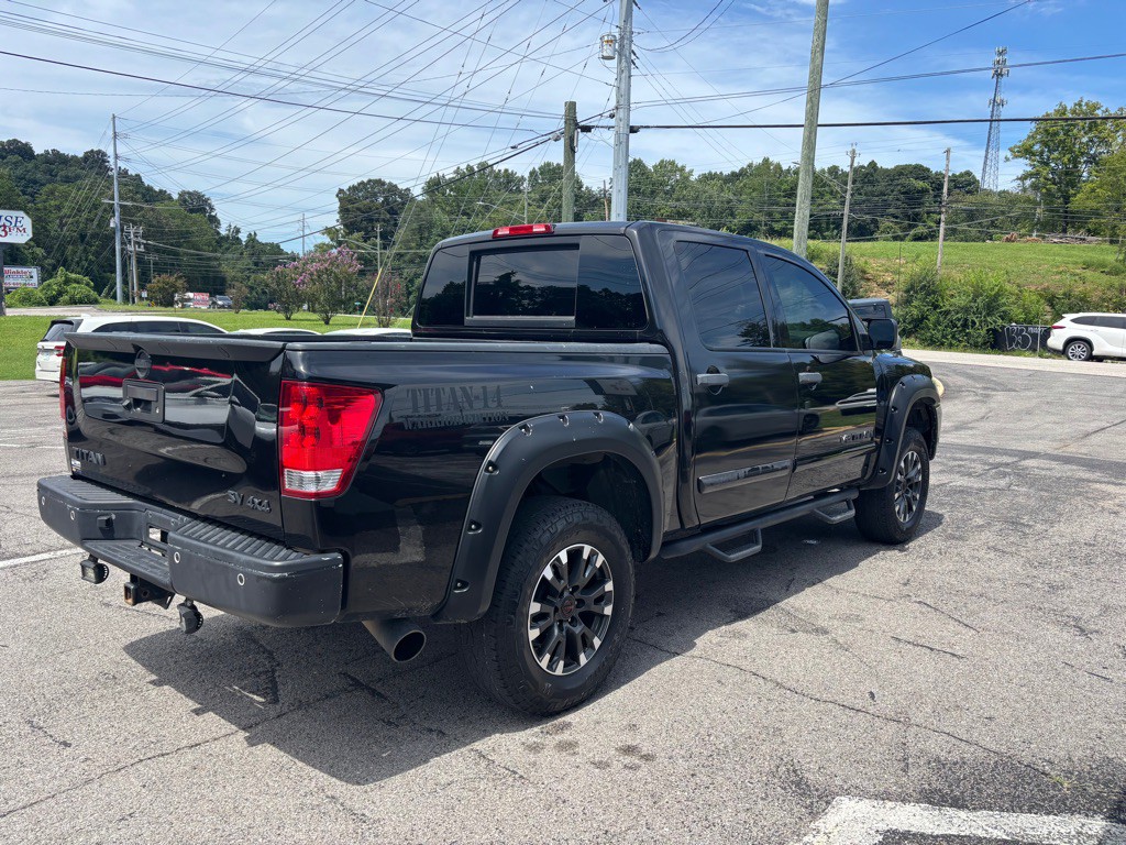 2014 Nissan Titan Image 9
