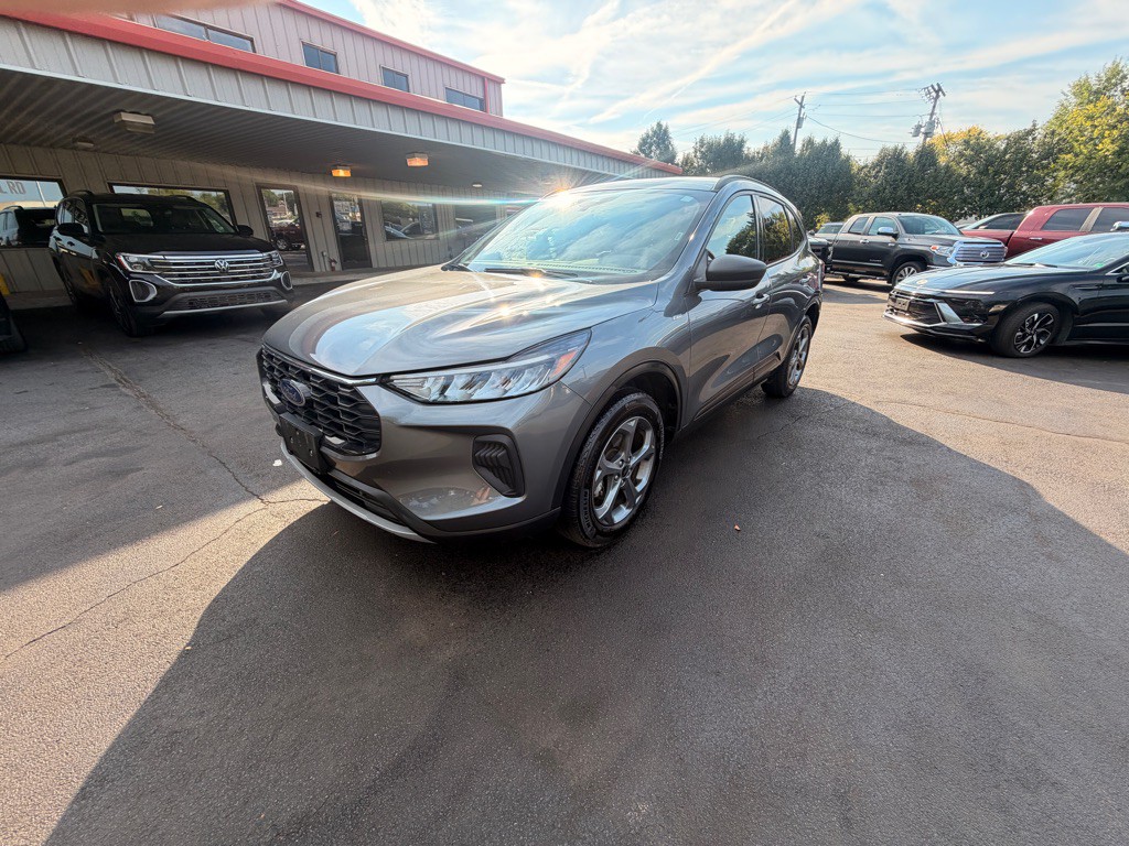 2025 Ford Escape Image 2