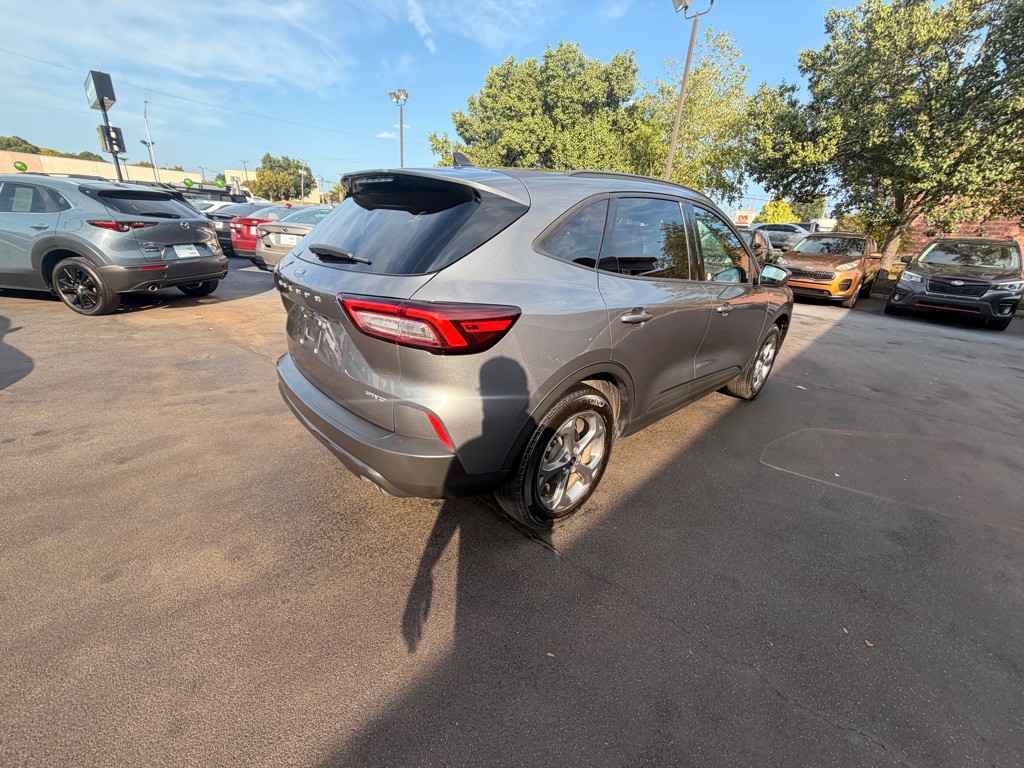 2025 Ford Escape Image 3