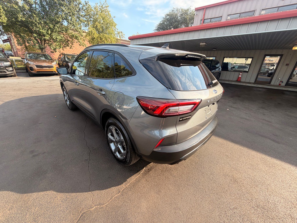 2025 Ford Escape Image 4