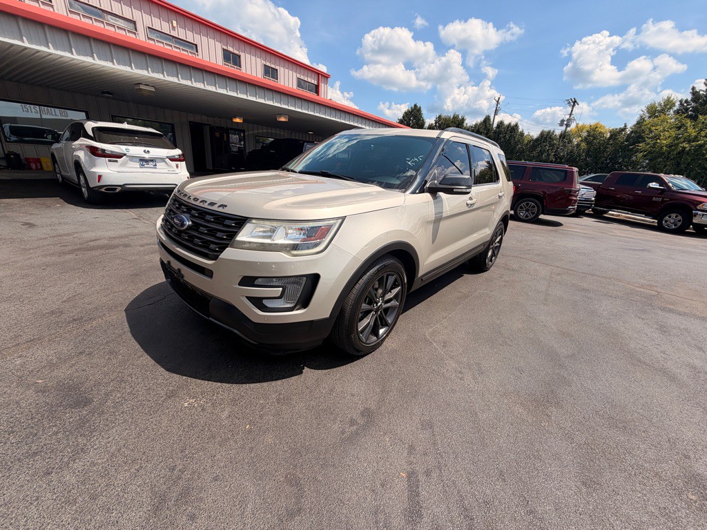 2017 Ford Explorer Image 2