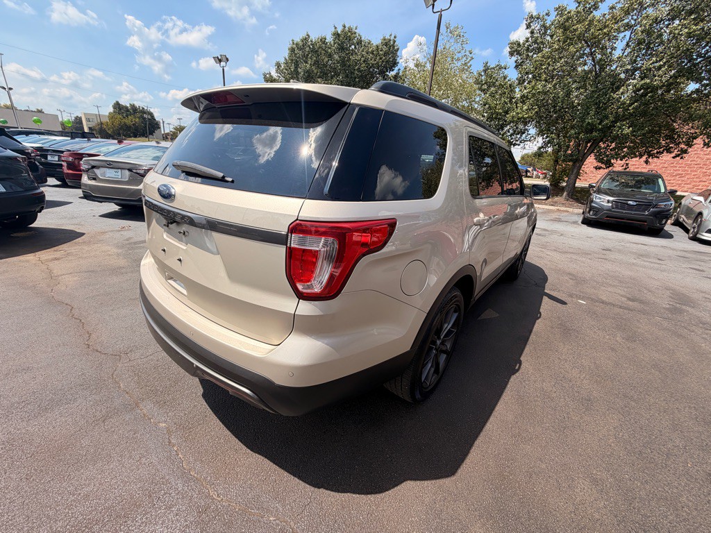 2017 Ford Explorer Image 4