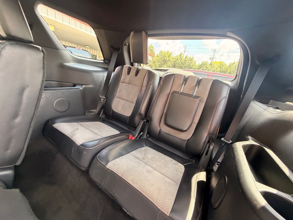 2017 Ford Explorer Image 8
