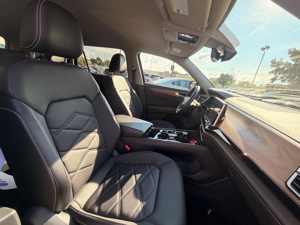 2025 Volkswagen Atlas Image 9