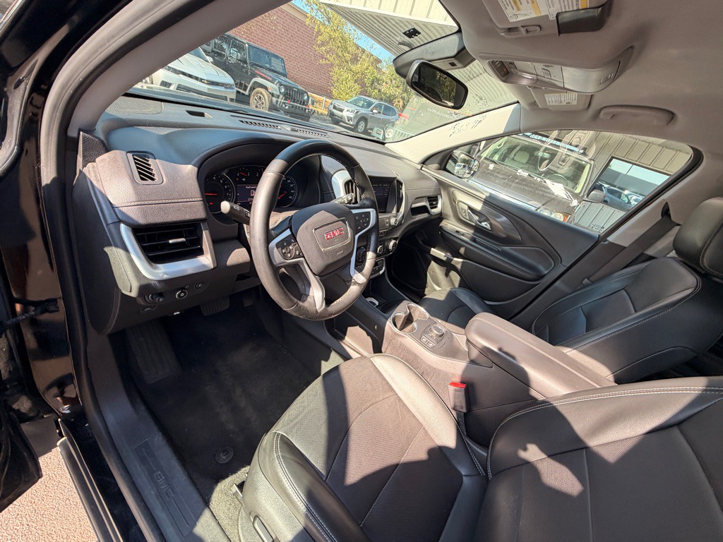 2023 GMC Terrain Image 8
