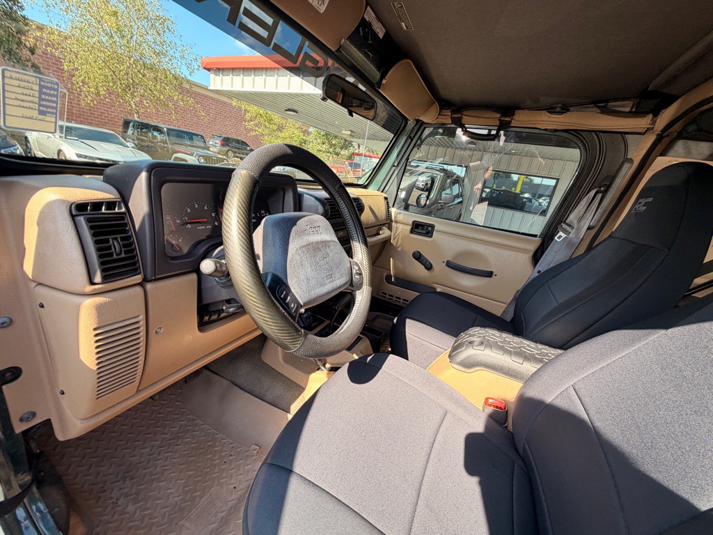 2002 Jeep Wrangler Image 9