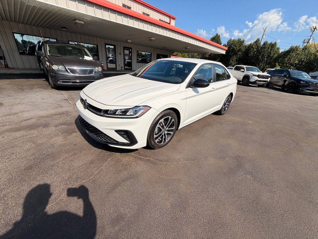 2025 Volkswagen Jetta Image 2