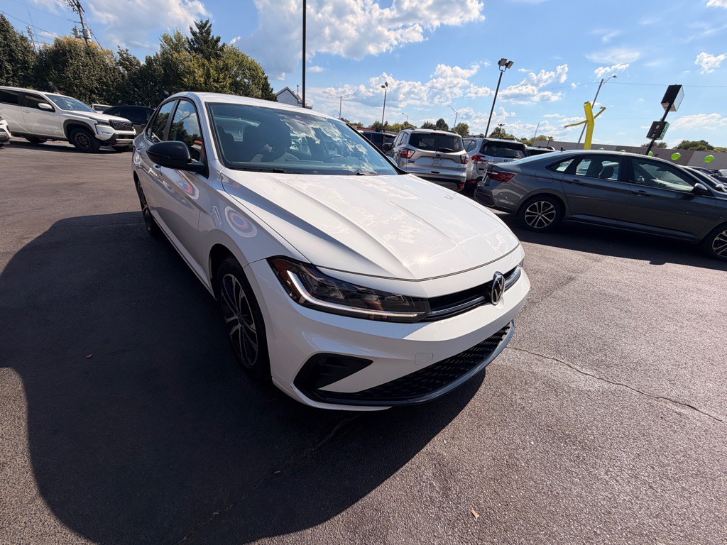 2025 Volkswagen Jetta Image 3