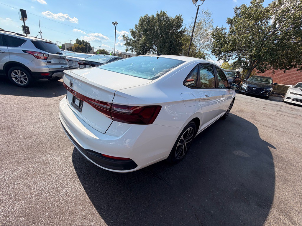 2025 Volkswagen Jetta Image 4