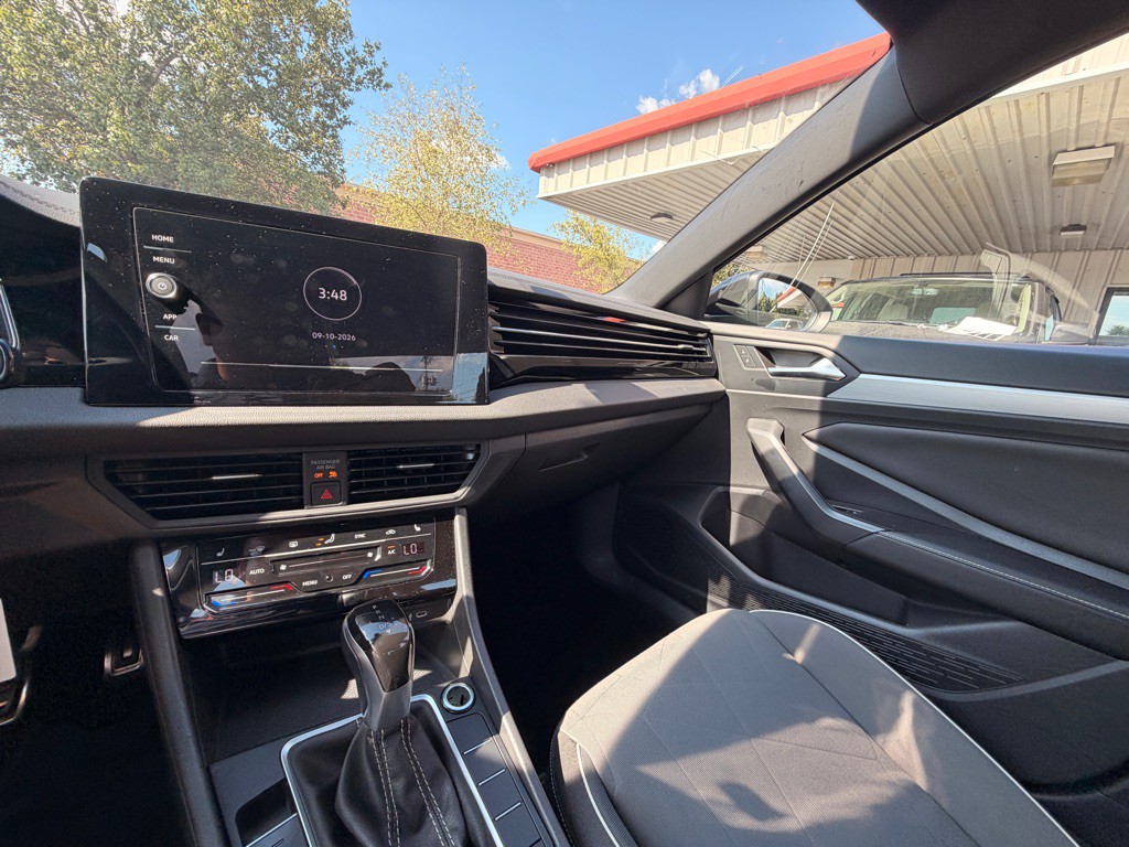 2025 Volkswagen Jetta Image 10