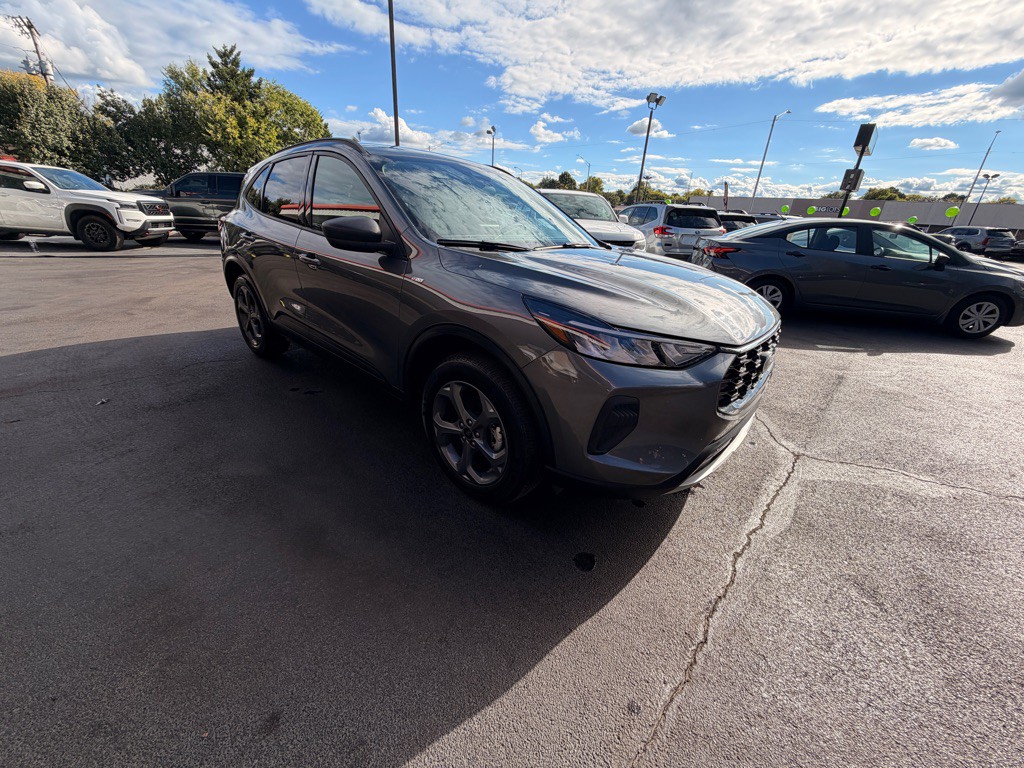 2025 Ford Escape Image 3