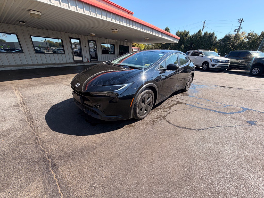 2025 Toyota Prius Image 2