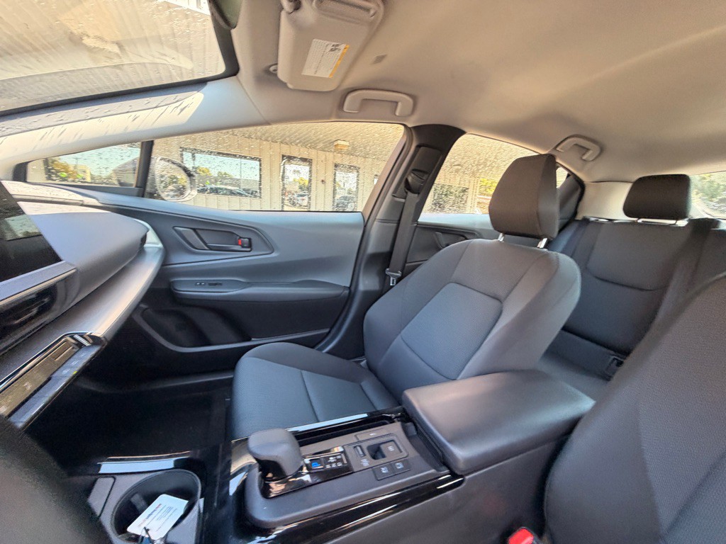 2025 Toyota Prius Image 9
