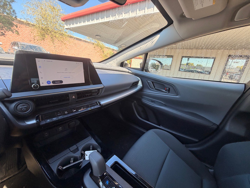 2025 Toyota Prius Image 11