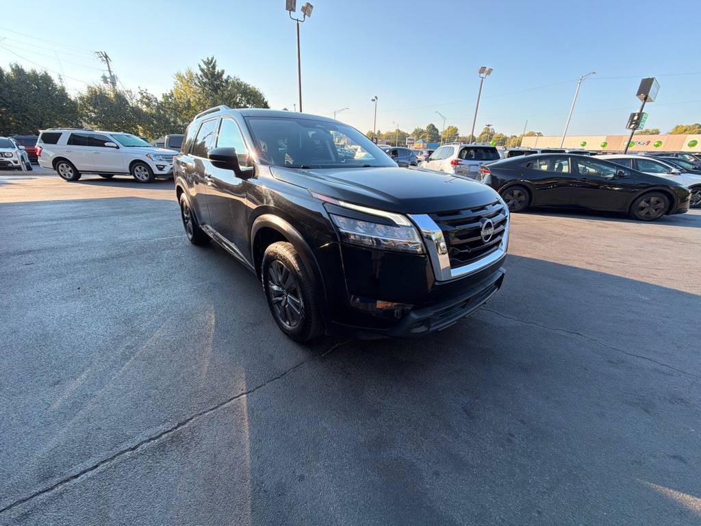2022 Nissan Pathfinder Image 3