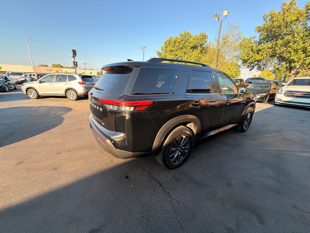 2022 Nissan Pathfinder Image 4
