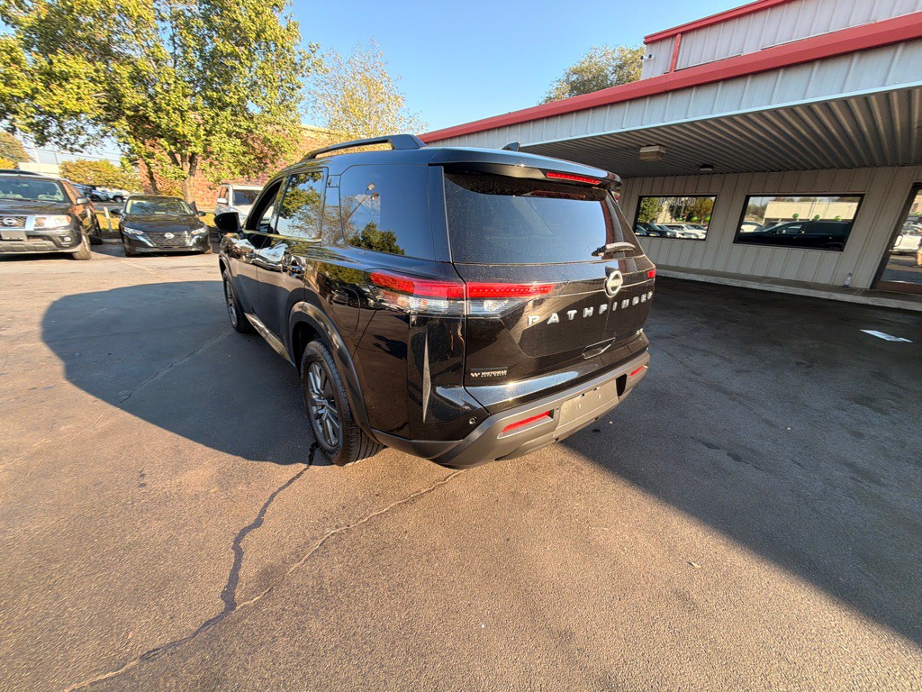 2022 Nissan Pathfinder Image 5