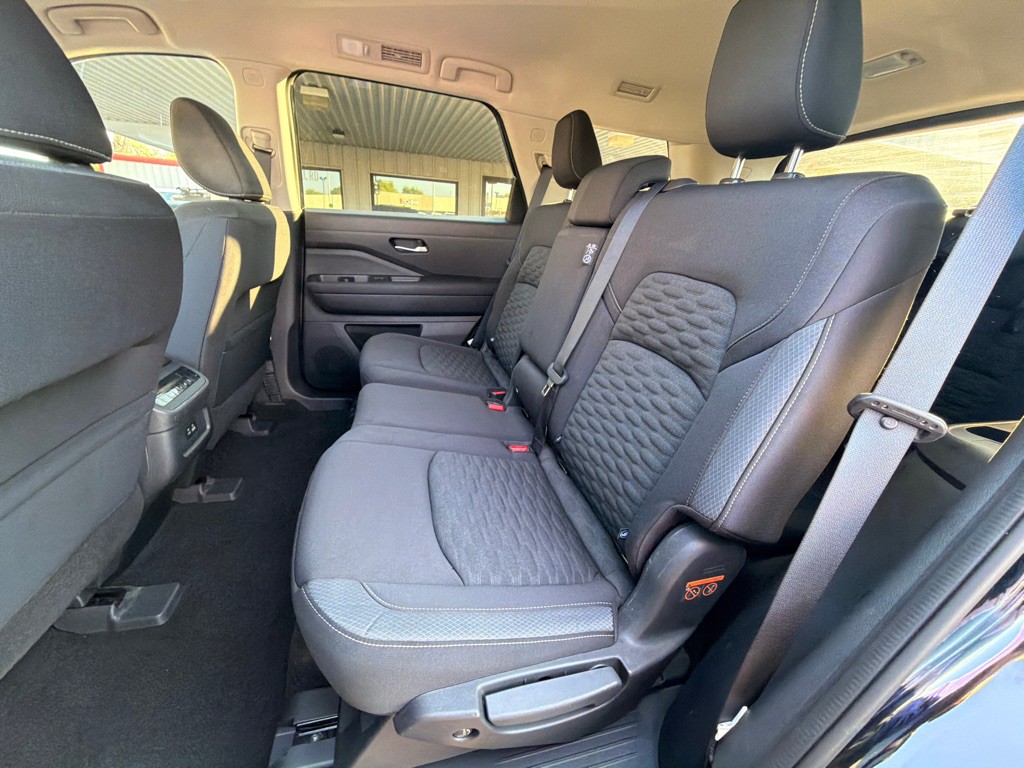 2022 Nissan Pathfinder Image 8