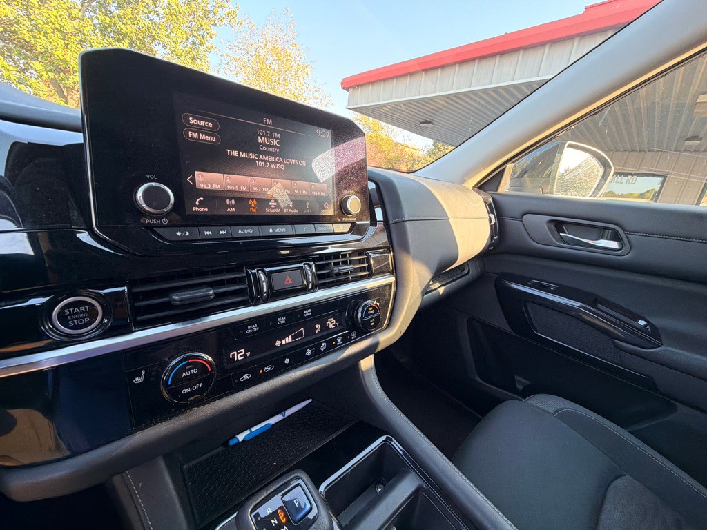 2022 Nissan Pathfinder Image 12