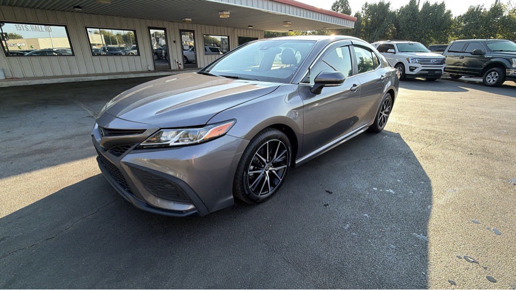 2023 Toyota Camry Image 2