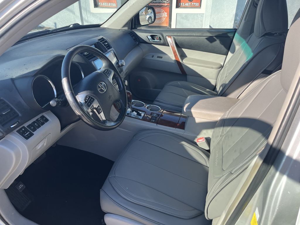 2011 Toyota Highlander Image 5