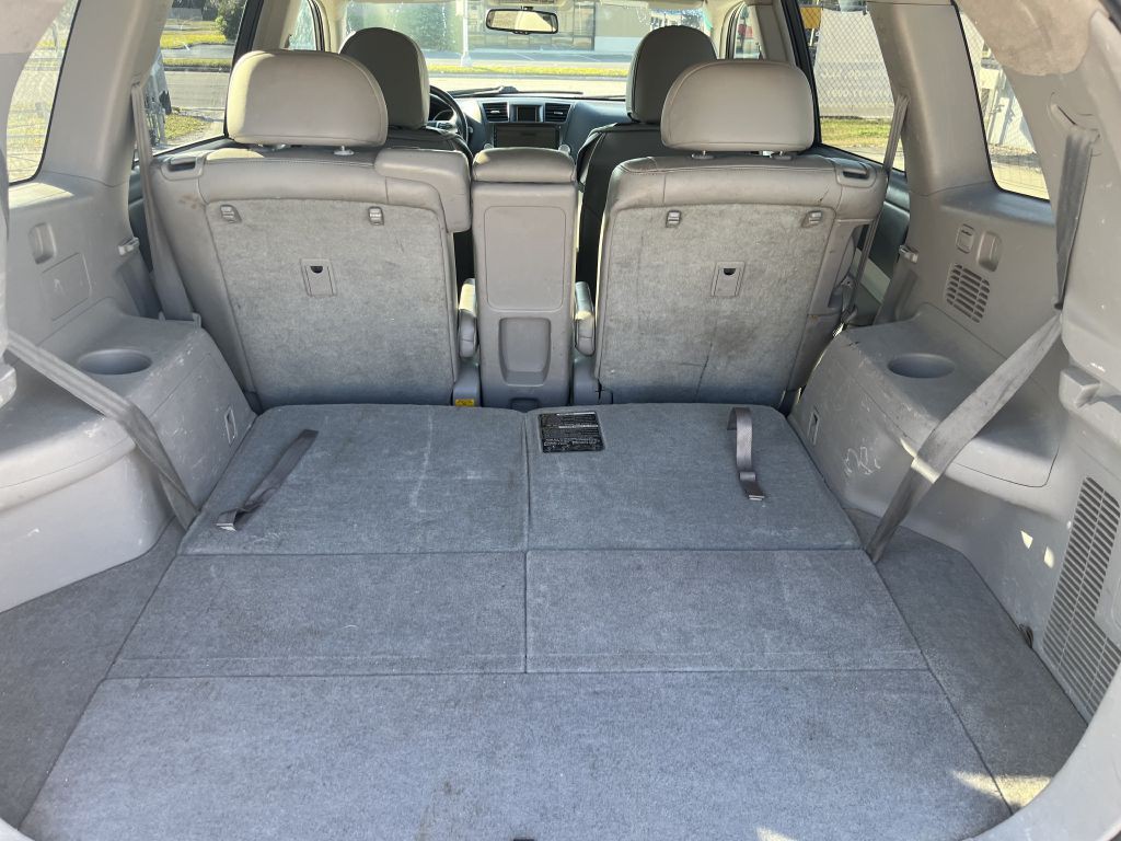 2011 Toyota Highlander Image 8