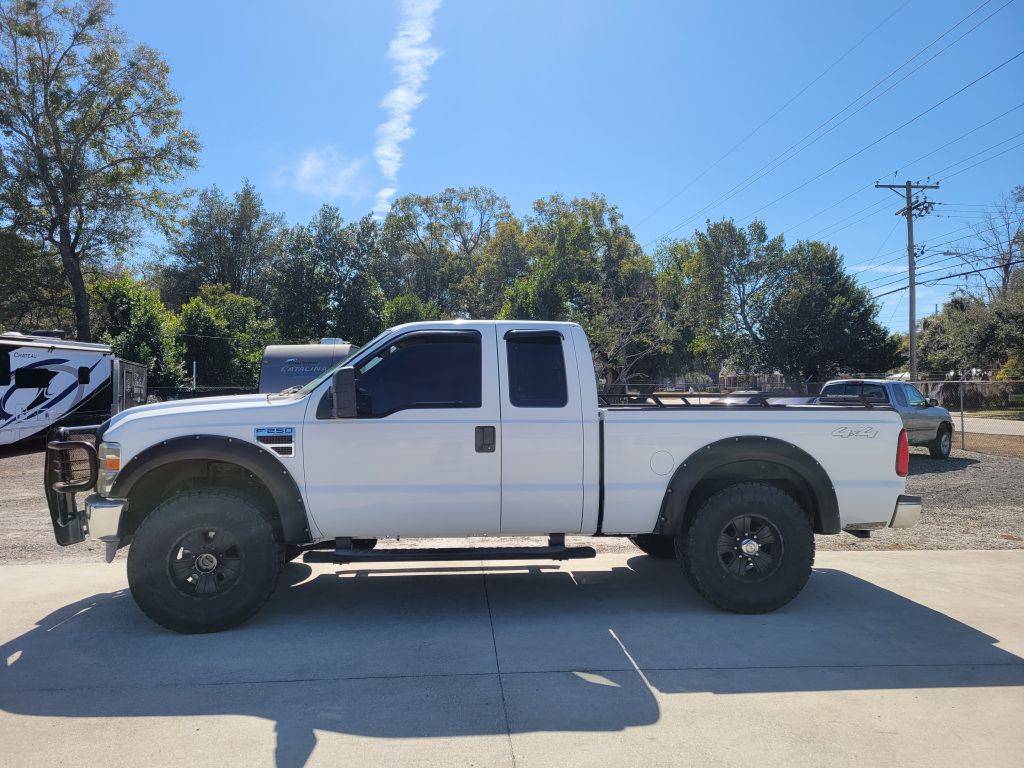 2010 Ford F-250 Image 2