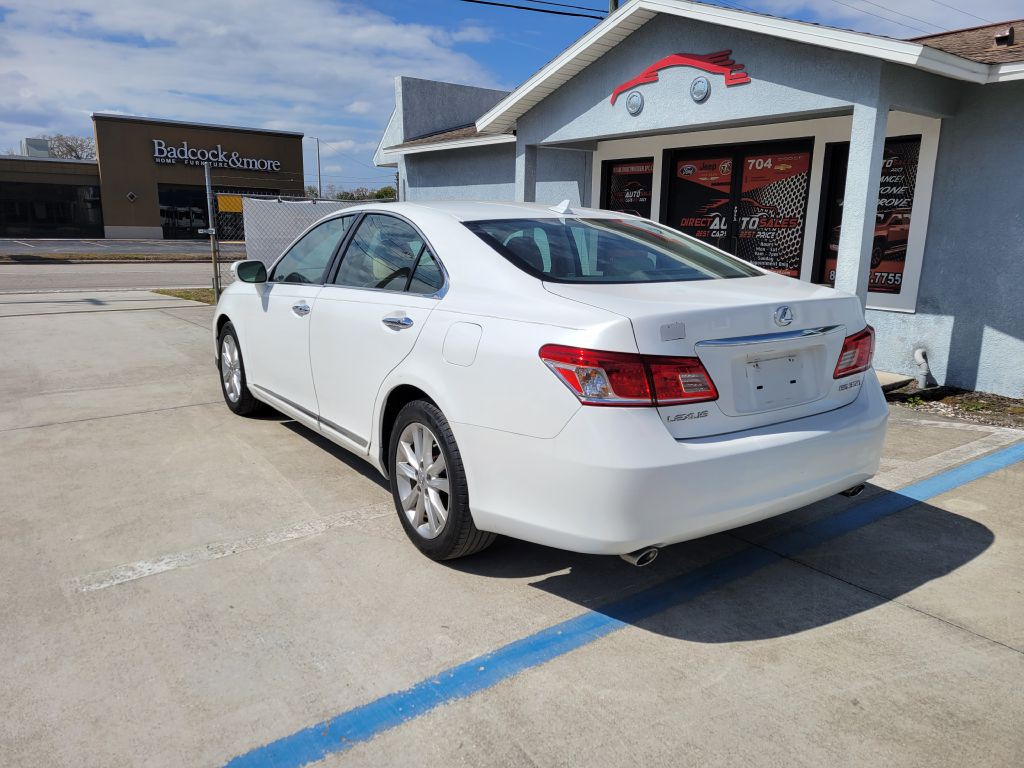 2010 Lexus ES Image 3