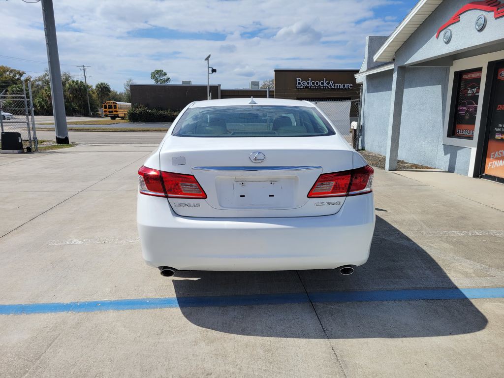 2010 Lexus ES Image 4