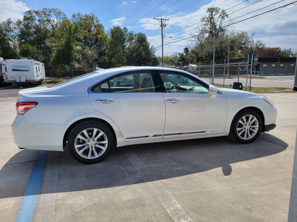 2010 Lexus ES Image 6