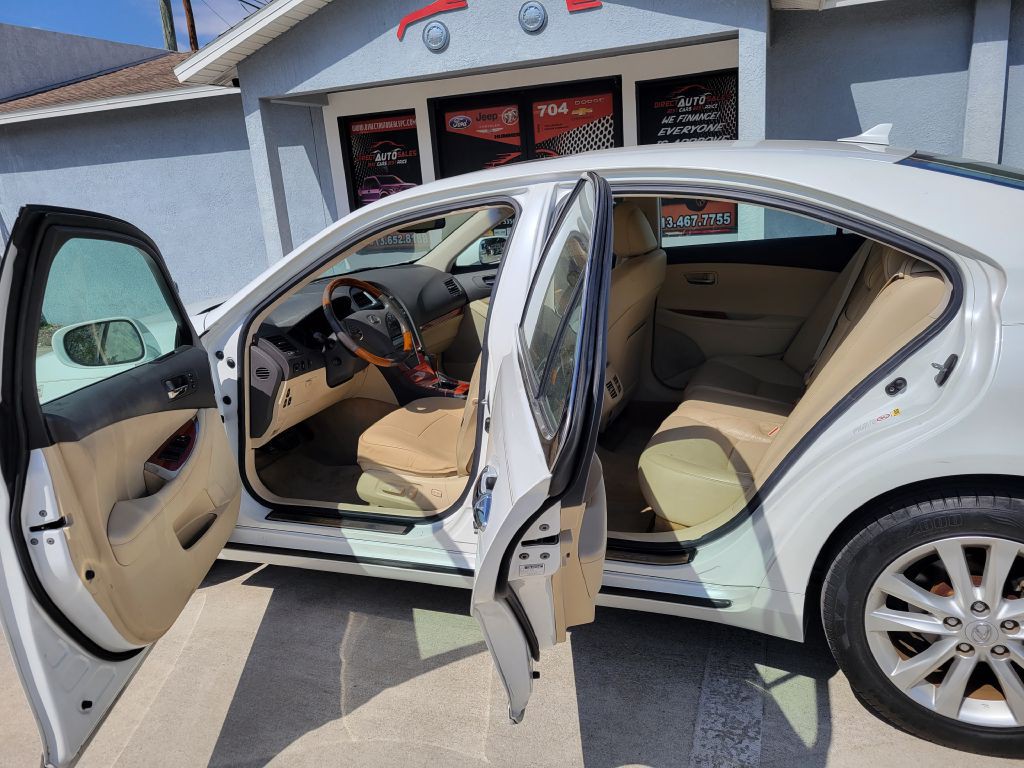 2010 Lexus ES Image 12