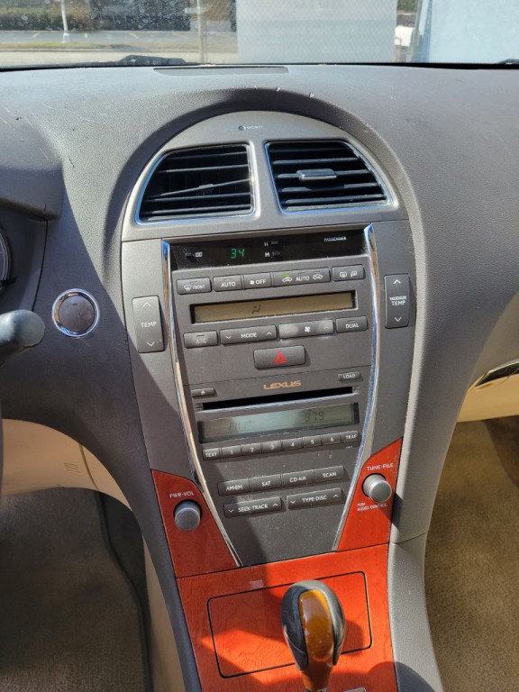 2010 Lexus ES Image 14