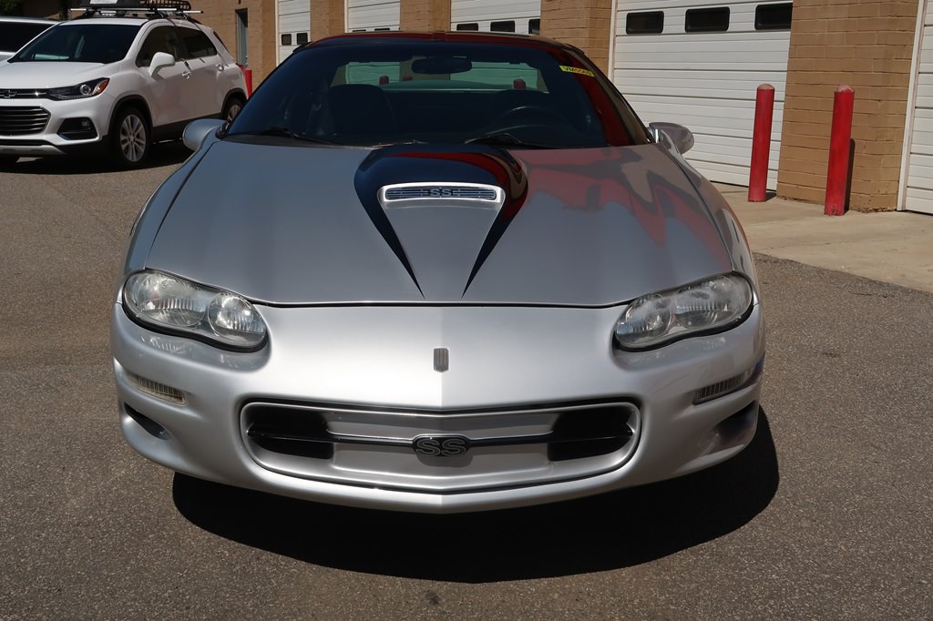 2002 Chevrolet Camaro Image 4