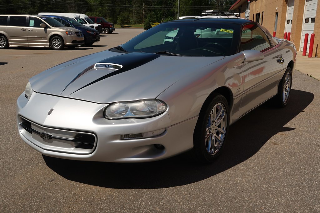 2002 Chevrolet Camaro Image 6