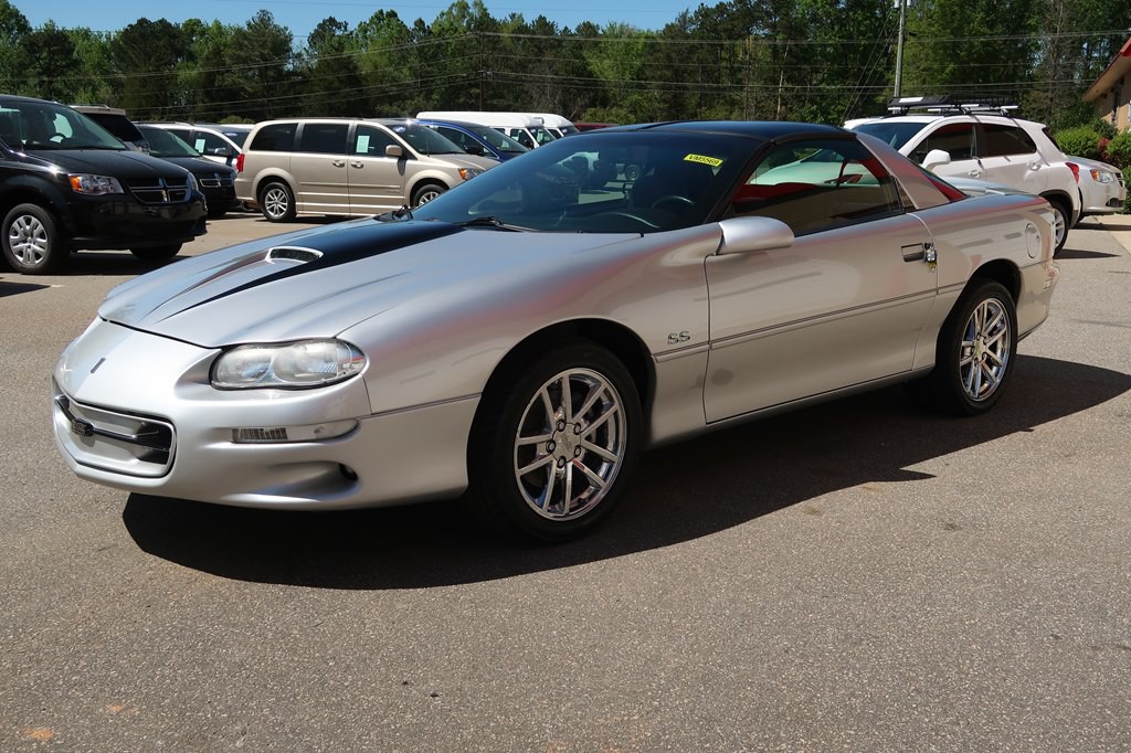 2002 Chevrolet Camaro Image 8