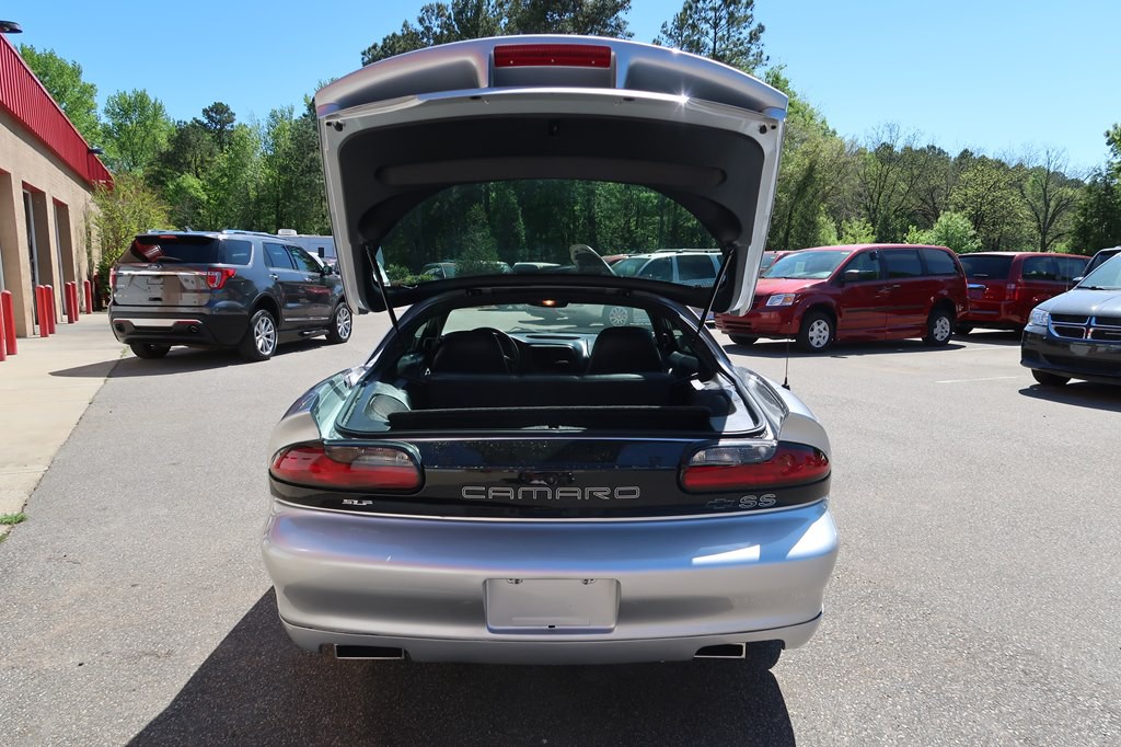 2002 Chevrolet Camaro Image 23