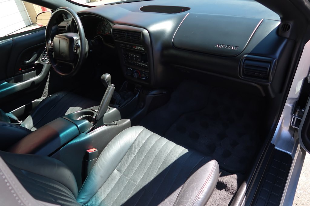 2002 Chevrolet Camaro Image 27