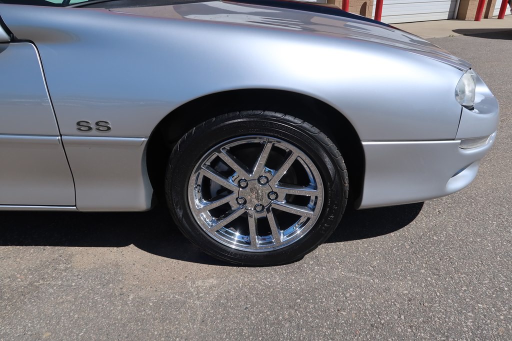 2002 Chevrolet Camaro Image 30