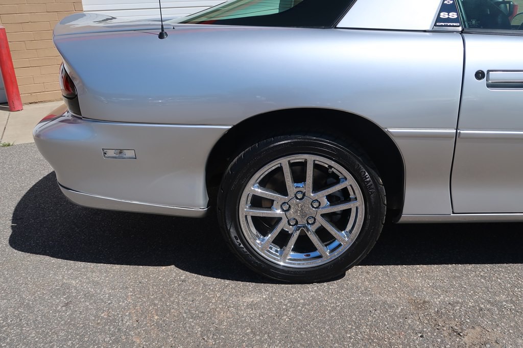 2002 Chevrolet Camaro Image 31