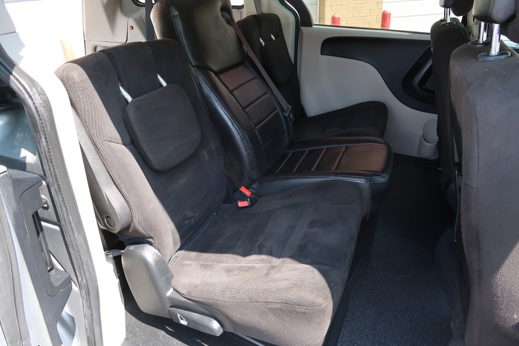 2016 Dodge Grand Caravan Image 4
