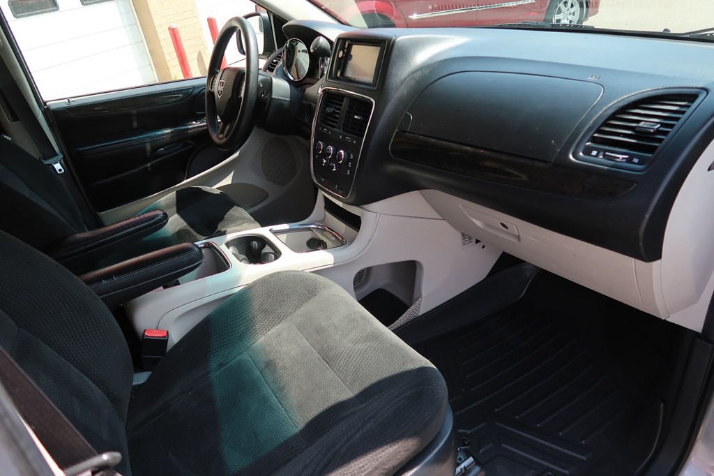 2016 Dodge Grand Caravan Image 5