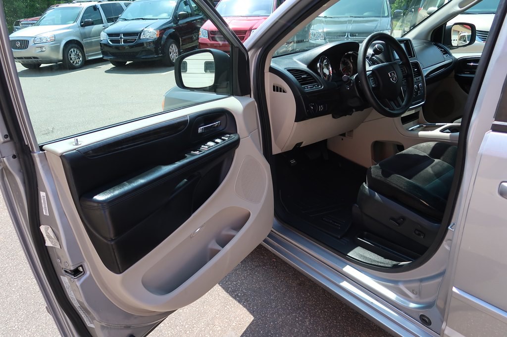 2016 Dodge Grand Caravan Image 24