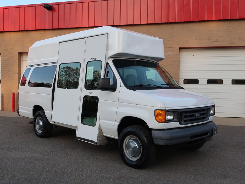 2006 Ford Econoline Image 4