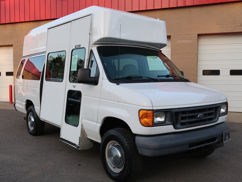 2006 Ford Econoline Image 5