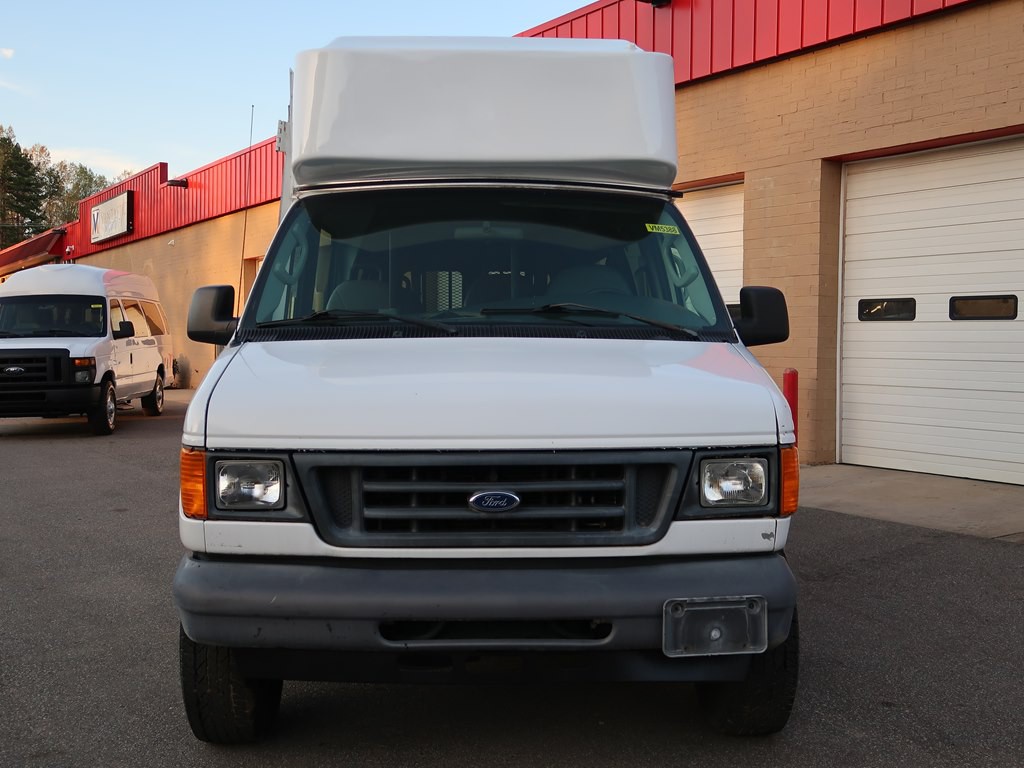 2006 Ford Econoline Image 6