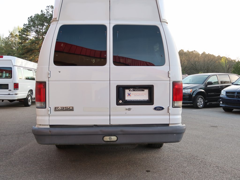 2006 Ford Econoline Image 12