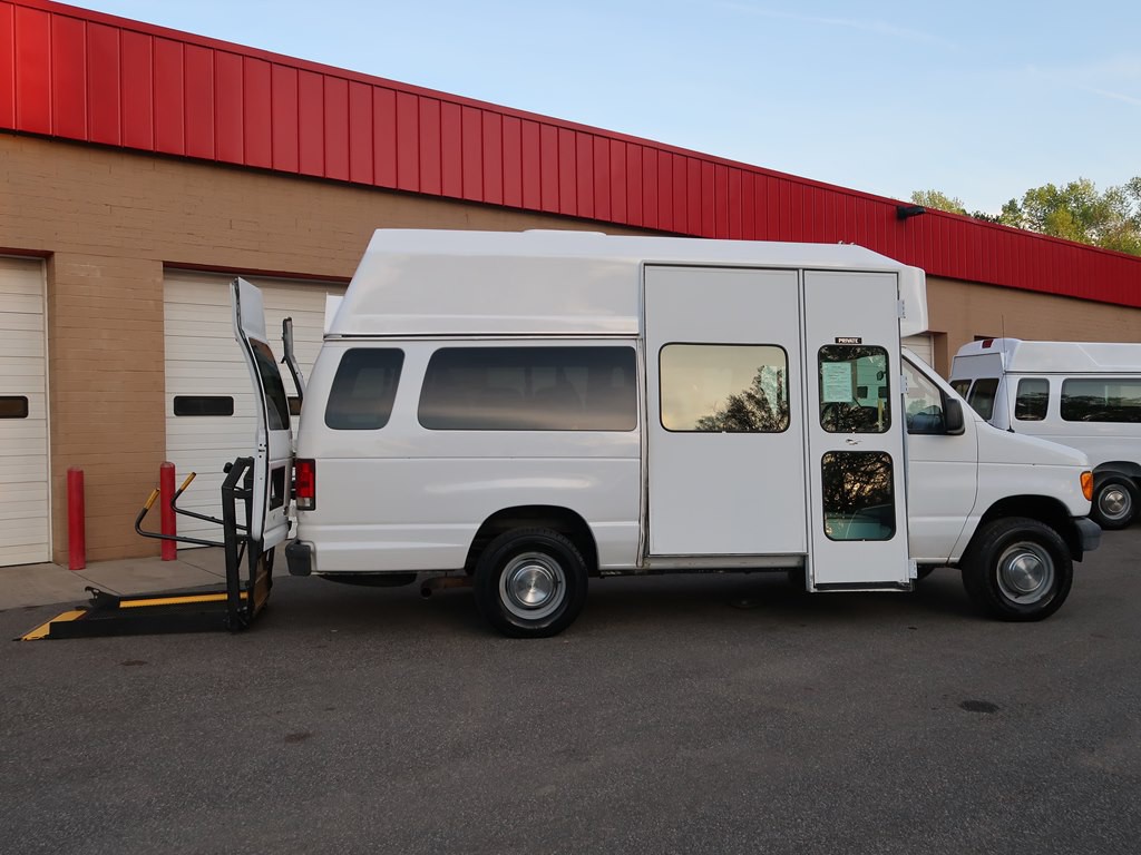 2006 Ford Econoline Image 15